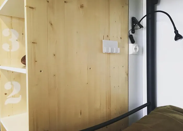 Hornillos Meeting Point Хостел *